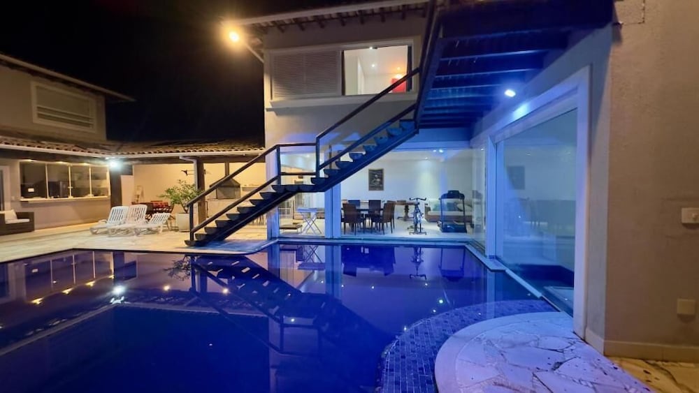 Jolly Praia de Tucuns e Hospedagem