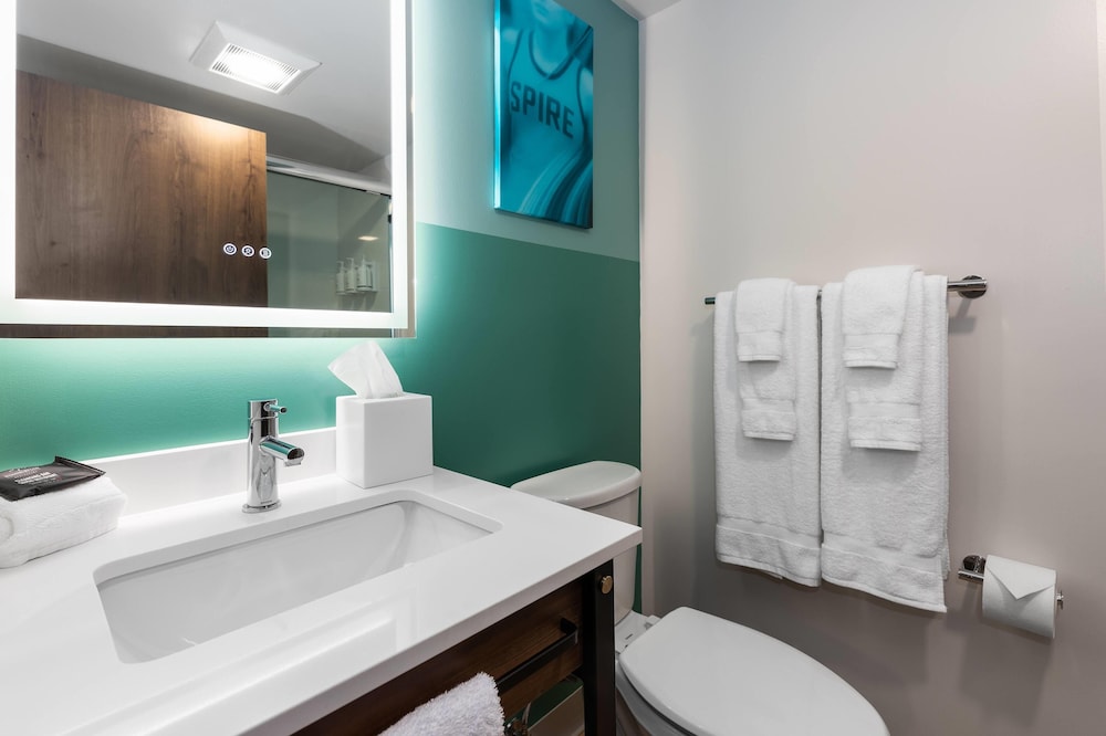 Wingate by Wyndham Geneva at SPIRE Academy