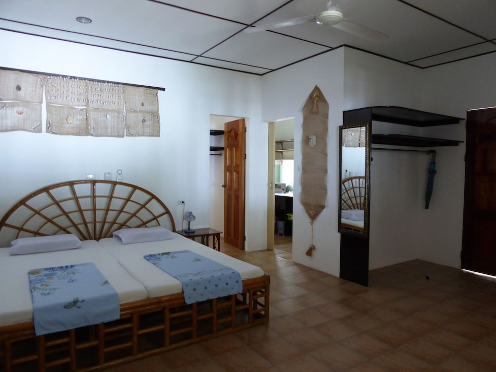 Marcosas Cottage Resort