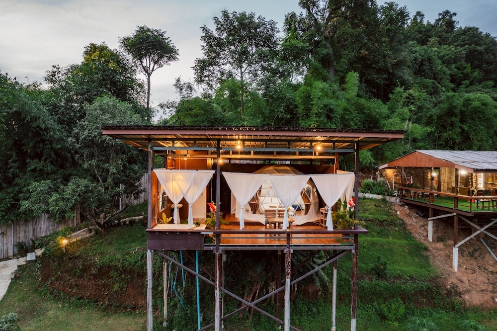 Hubkhaosawan homestay