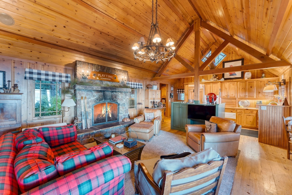 Homewood Lakefront by Avantstay Private Beach Lake Access Views