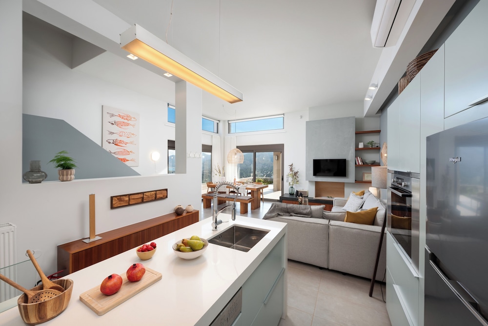 Notiko villas