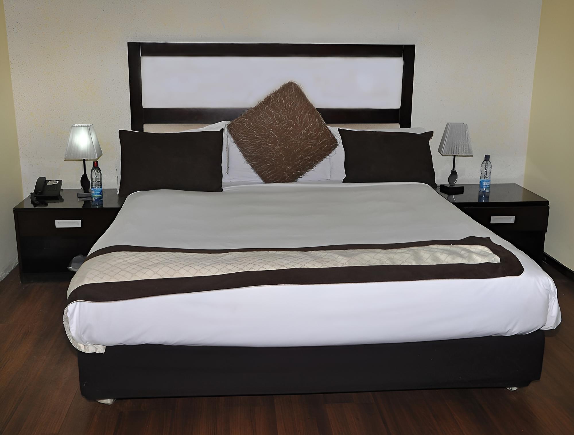 Edna Addis Hotel