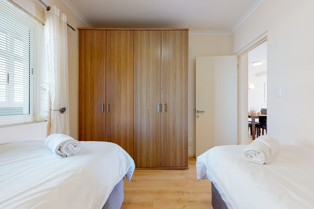 Horizon Bay 405 view 3