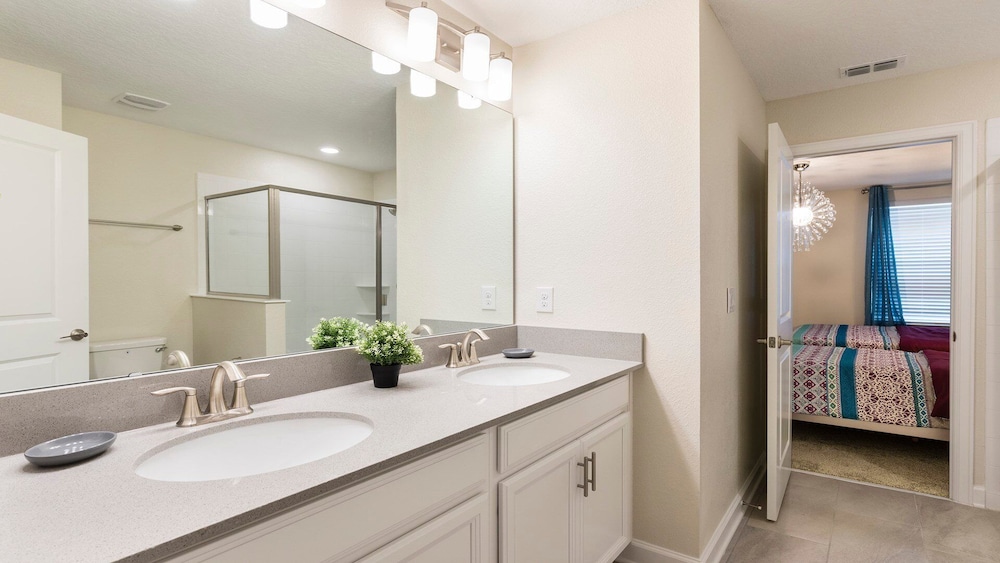 Resort-style Living Near Disney With Pool & Theate