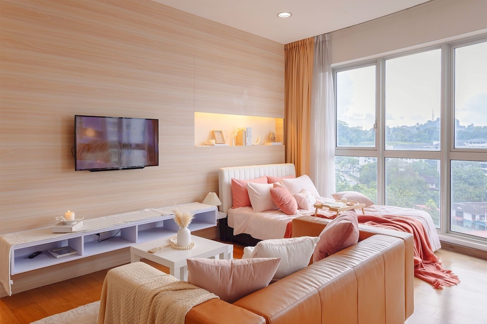 NaiBnB @ Regalia Residence