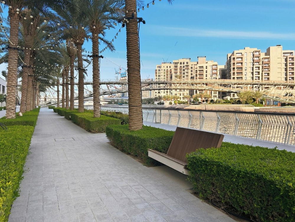 Serene 1BR Escape with Burj Khalifa View