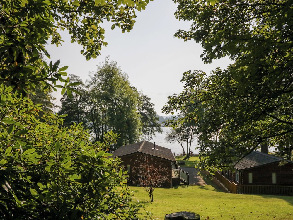 Tree House, Partial Lake Views