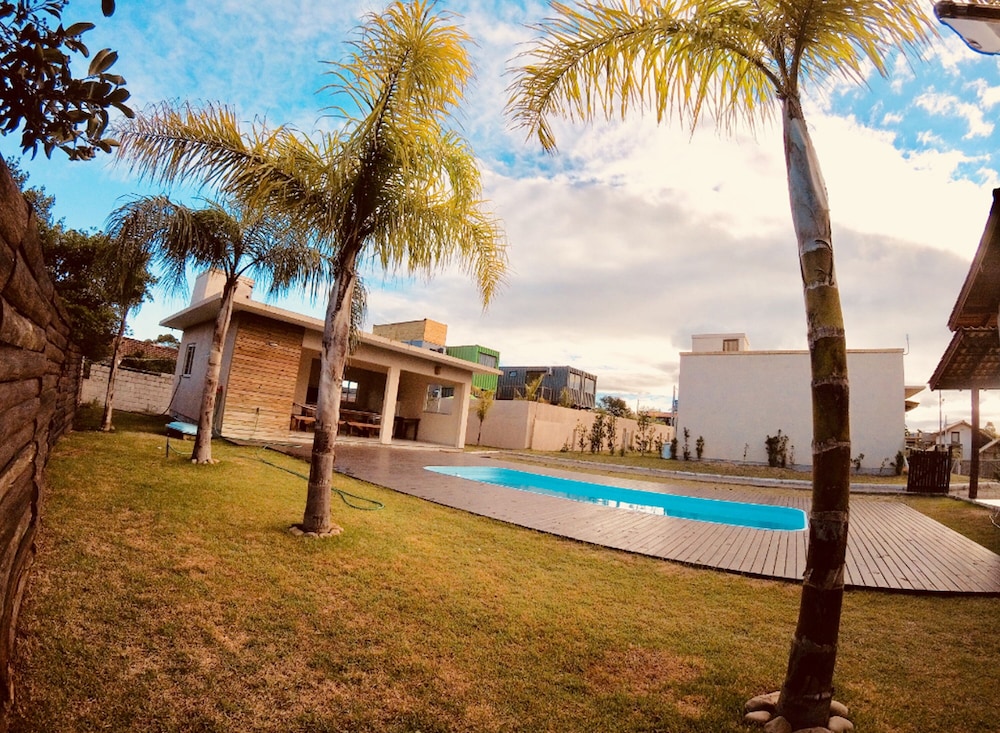 Innbox - Praia Do Rosa - Hostel