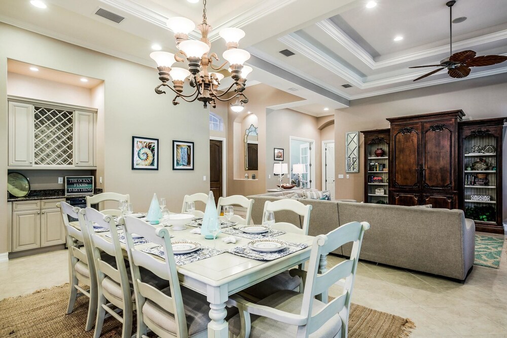 MAJ8978 4 Bedroom Holiday Home by Marco Naples Vacation Homes