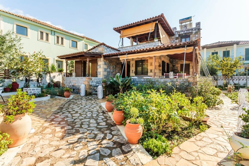 Mani s Garden Paradise - Elia Secluded Retreat