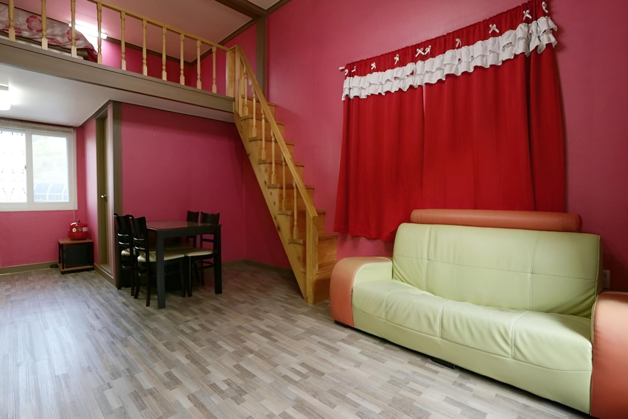 Yangpyeong Oettonjip Pension view 2
