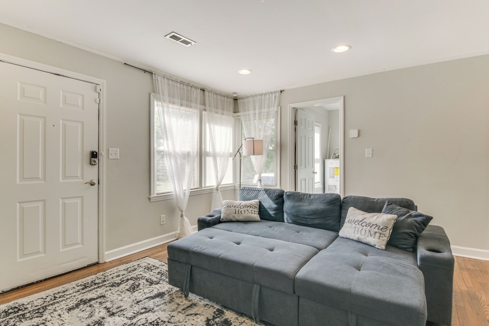 < 2 Mi to Uptown Charlotte: Home w/ Large Yard!