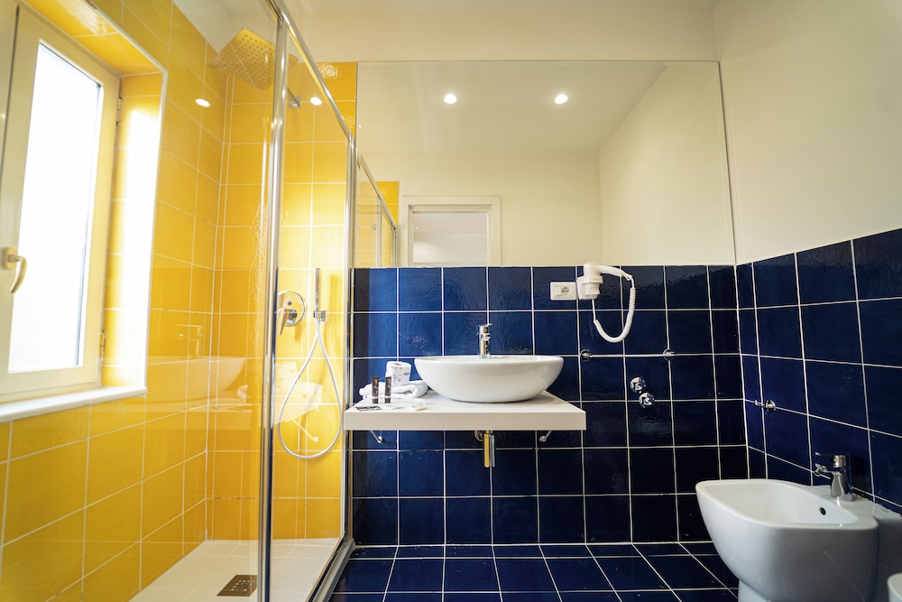 H.R. BOUTIQUE PORTO NAPOLI CENTRO by ClaPa Group Dislocated Hospitality