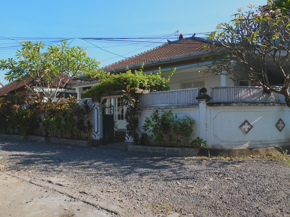 Villa The White House Seminyak
