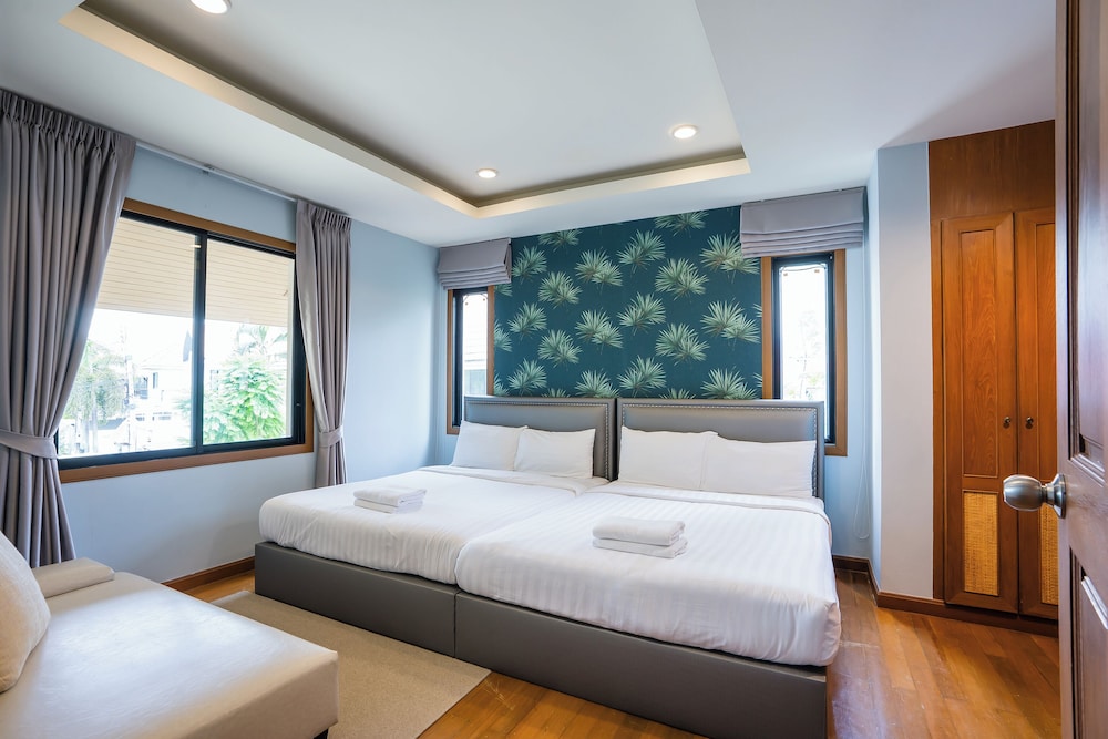Natcha Pool Villa by Warin view 4