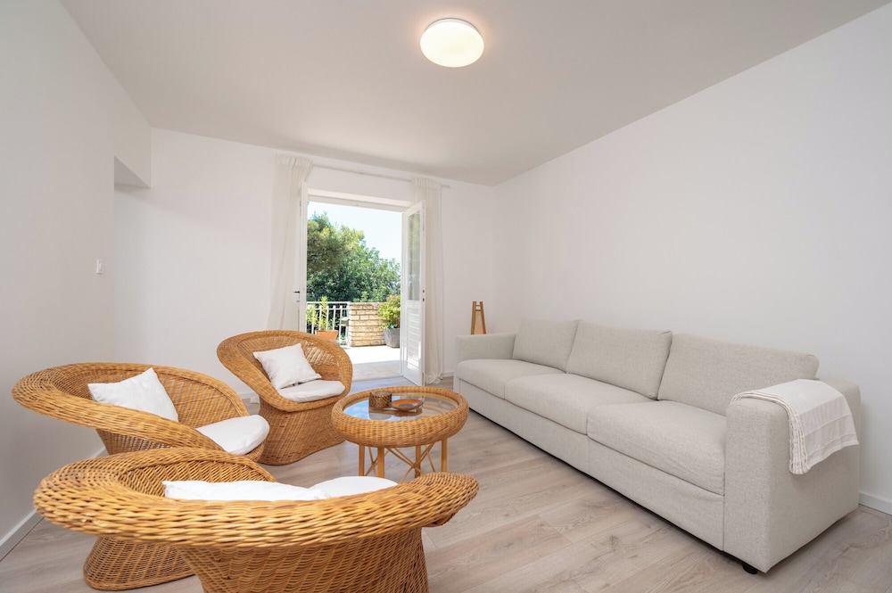 Beachfront apartments Nincevic