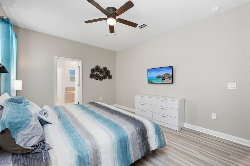 ChampionsGate Resort 10 Bedroom Vacation Home - Includes resort clubhouse amenity access! 10 Home