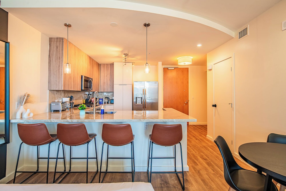 ROVE LIVING/KL - 44 Monroe