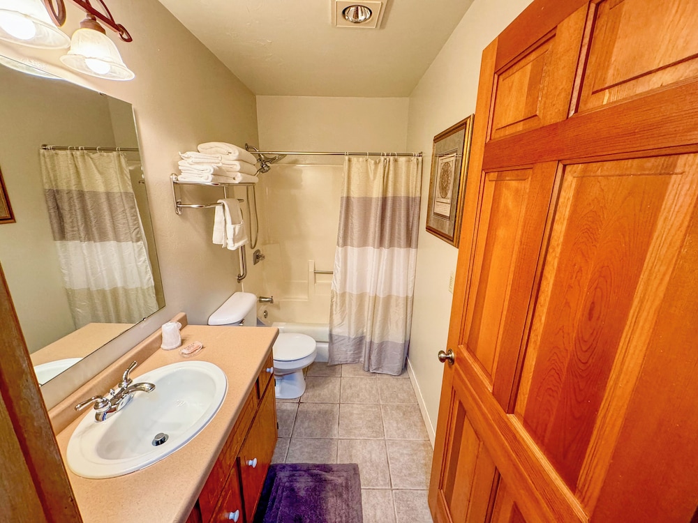 Settlement Courtyard Inn & Lavender Spa