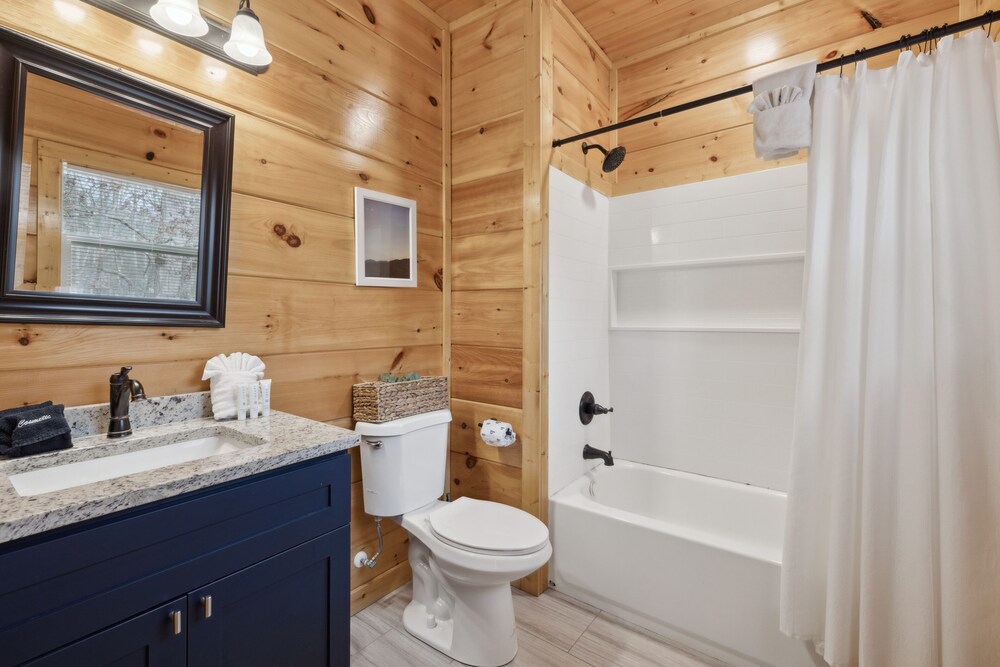 Big Bear Splash 2 Bedroom Cabin