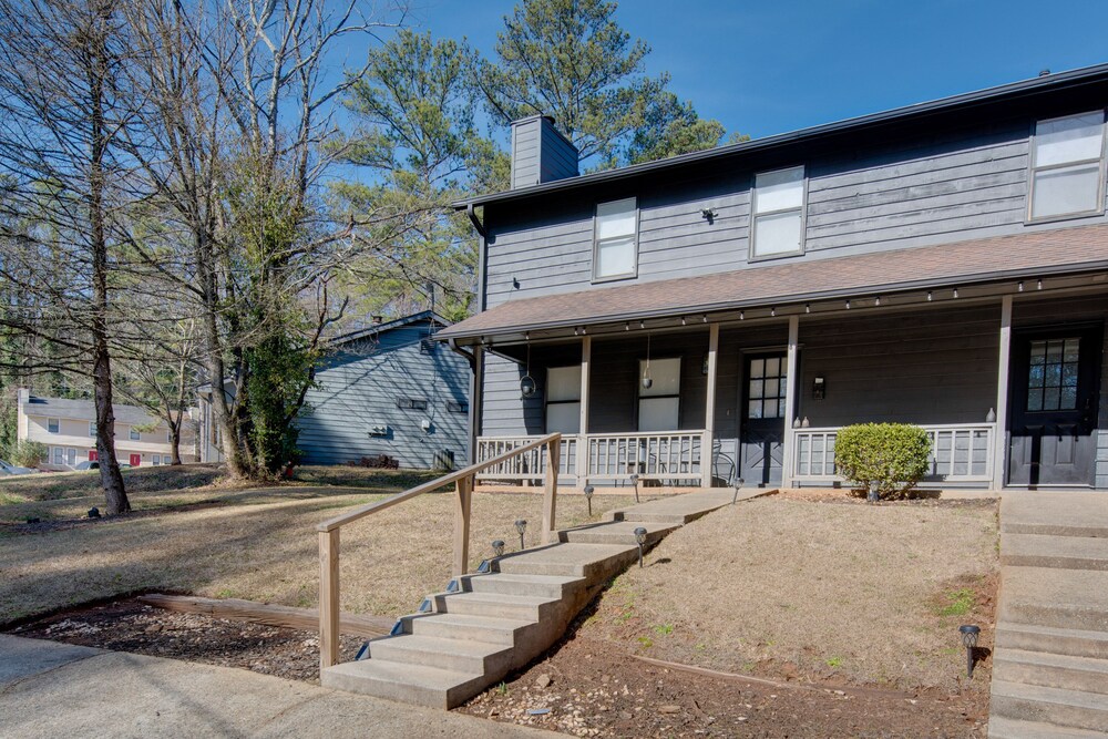 Smyrna Vacations - Smyrna Townhome Rental  4 Mi to The Battery! - Property Image 4