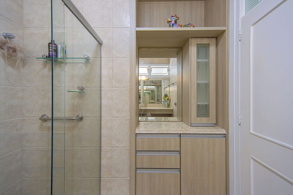 Casa Pet Friendly com 3 su tes a 200m da Praia