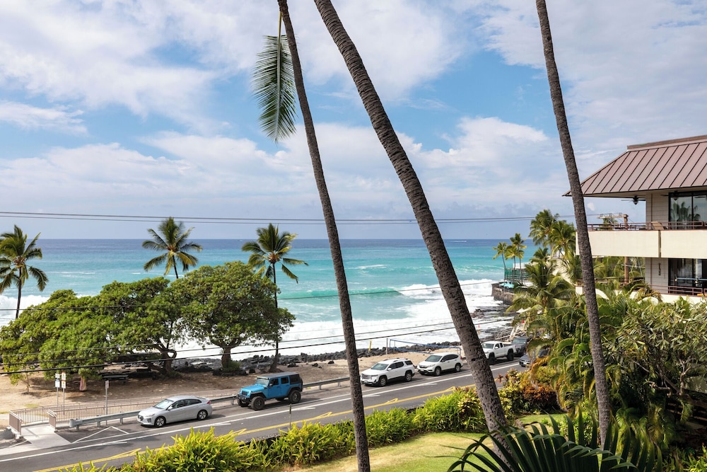 White Sands Village 214 Modern Condo for 4 w/ Enviable Ocean Views!