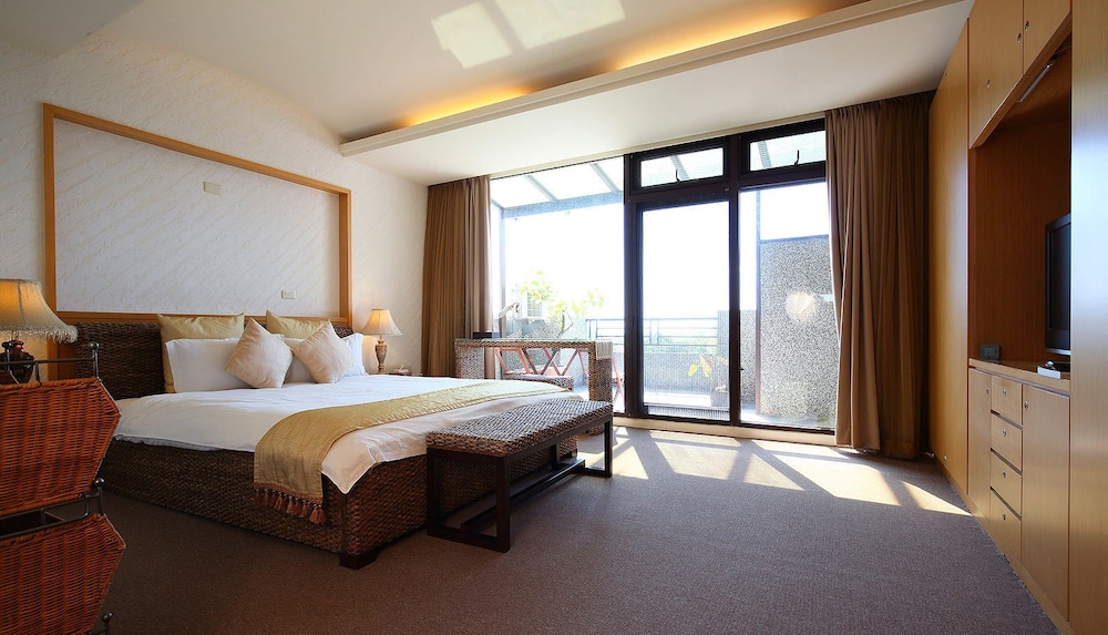 Pine Sea and Flower Hostel