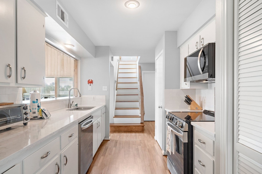 Crab Claw by Ryson Vacation Rentals