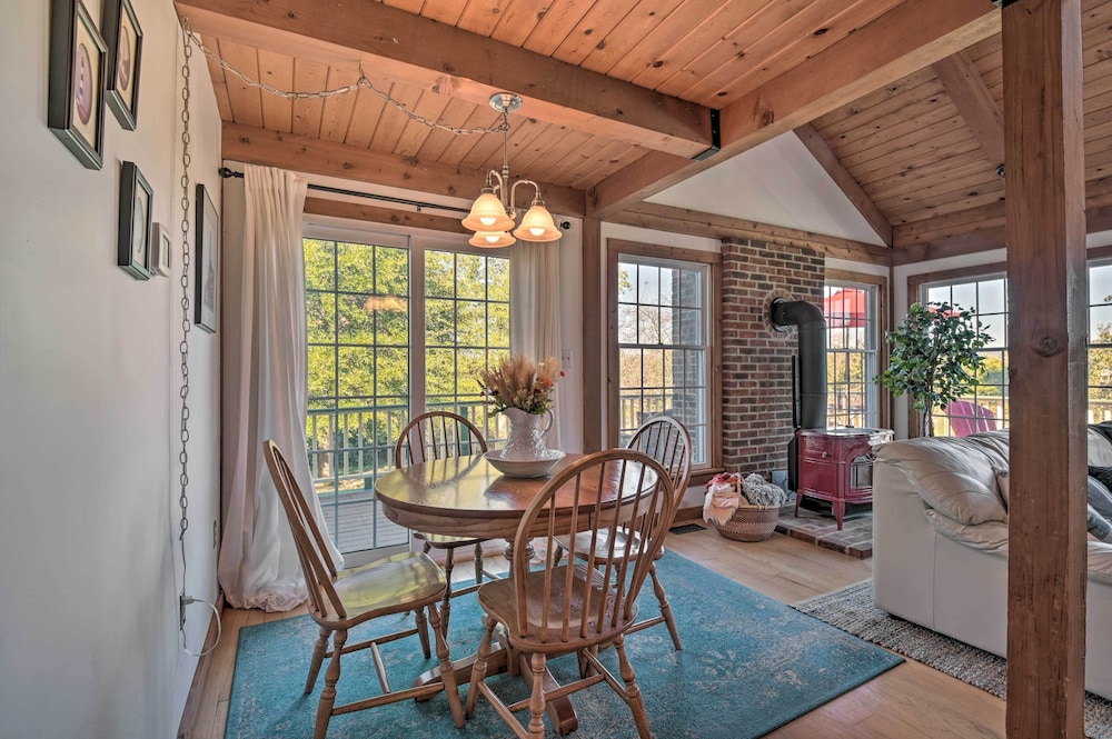Lovettsville Cottage in Heart of Wine Country - Property Image 21