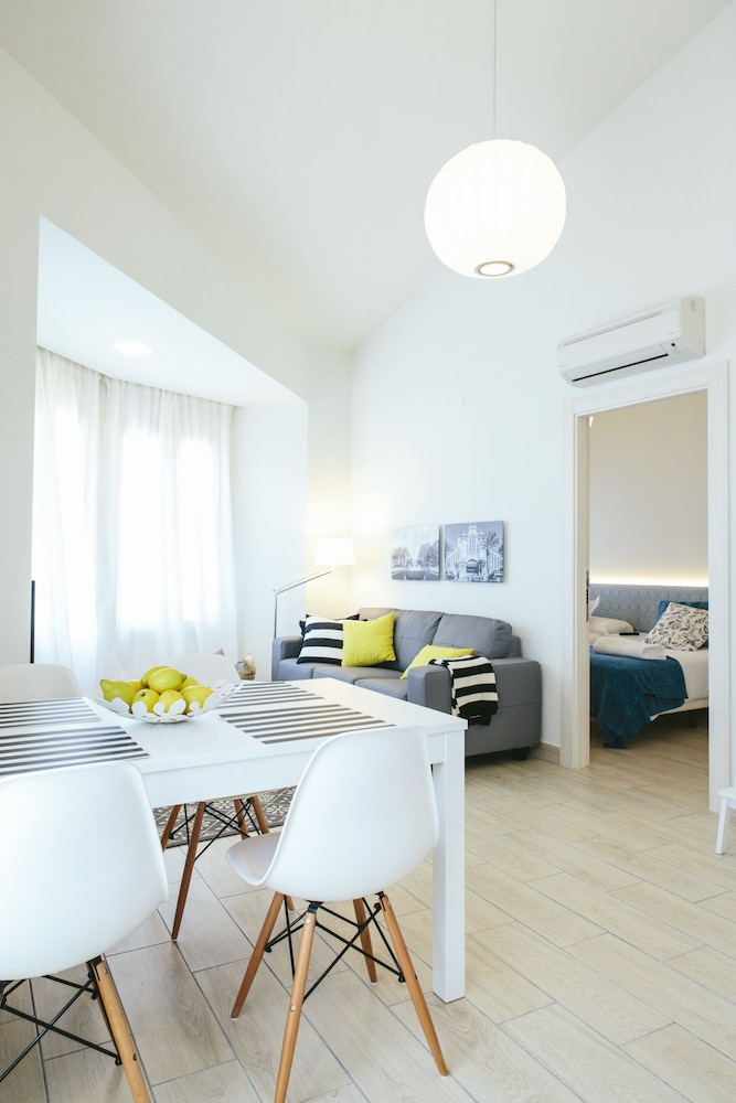Apartamentos Poeta Quintana