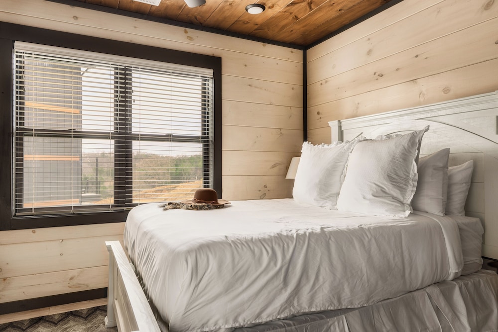 Smith Creek Reserve Luxury Cabins