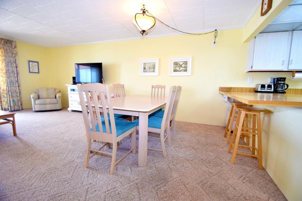 Ocean Hideaway 607 by RedAwning
