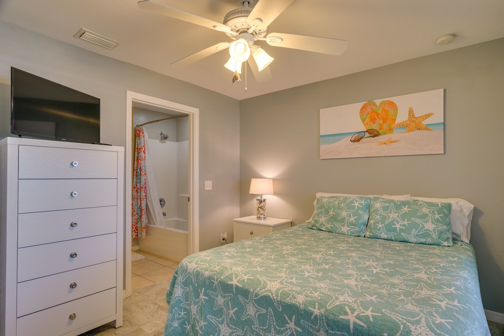 Family-friendly Home 10 Mi to Dtwn Cape Coral - Property Image 17
