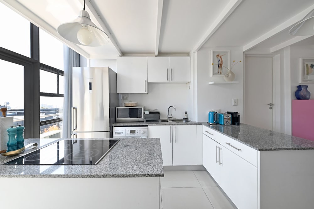 Two Bed Table Mountain Views Central