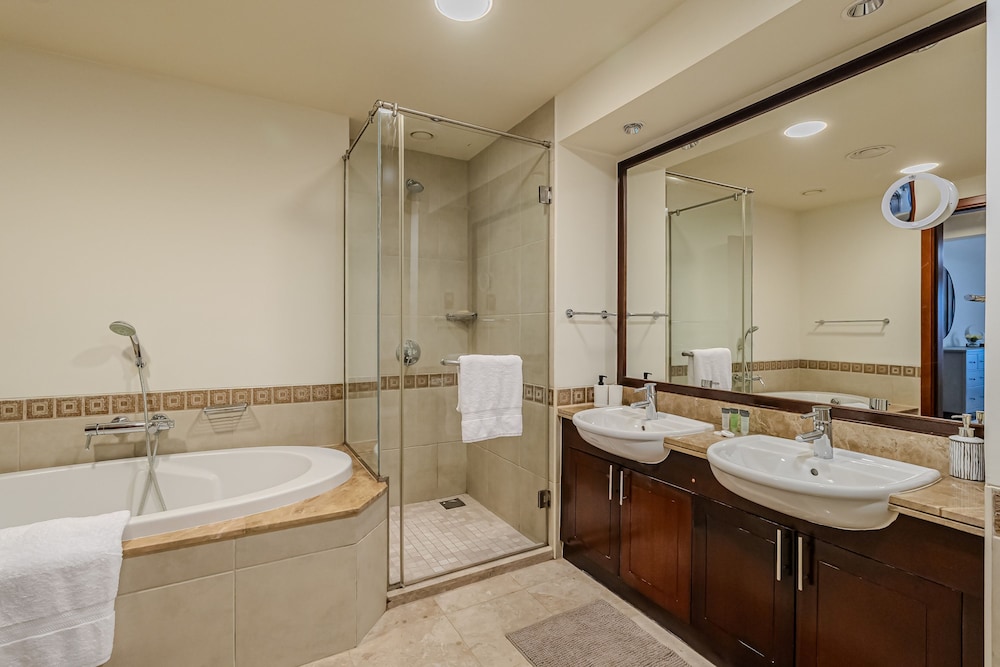 Fairmont South Residence 412