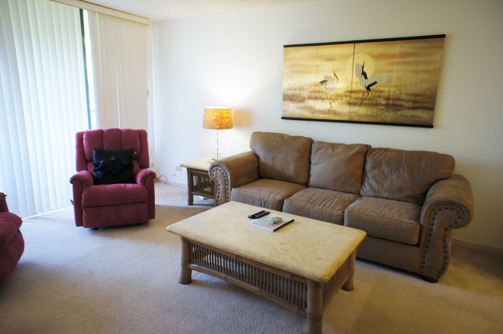 Hawaiian Unit + Walking Distance to Town - AC & Wifi! - Vrkcv