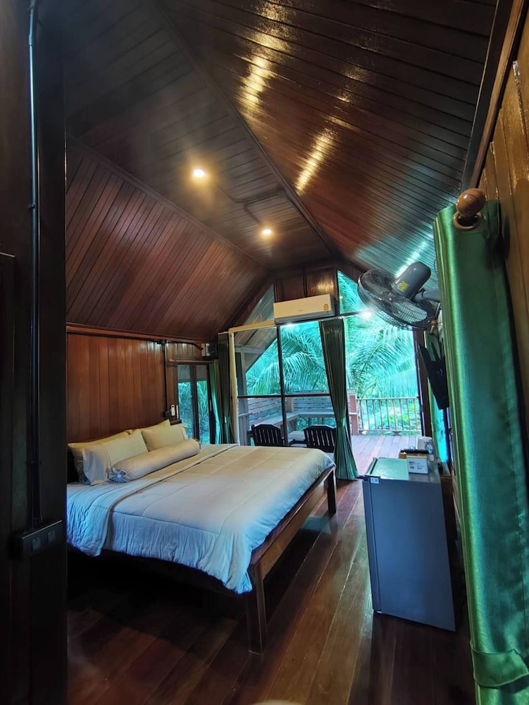 Escape to Nature in Ao Luek Tai With Thai-style House
