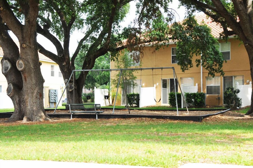 Paradise Cay #1 - 3 Bed 3 Baths Townhome