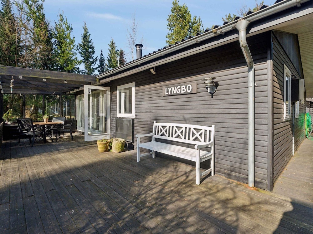 5 Star Holiday Home in Hals