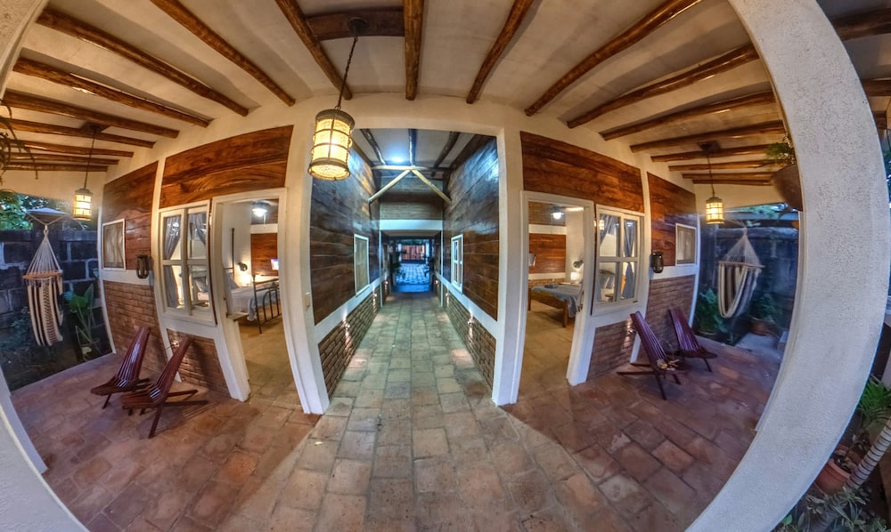 2 Casitas for 8 Guests on Beach Front w Pool AC