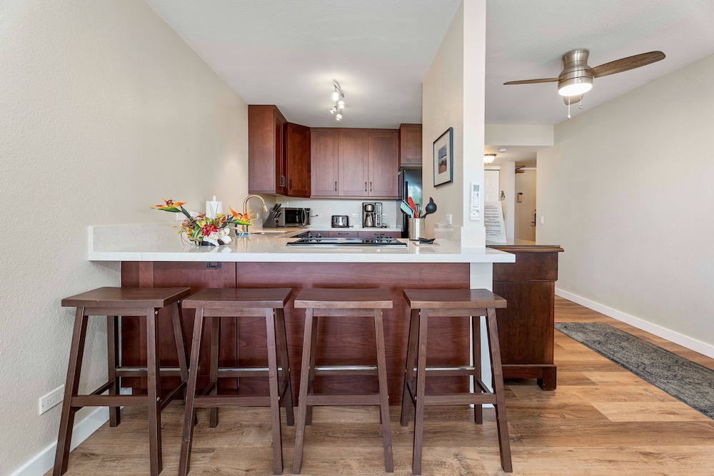 Easy Walk to Village - Air-conditioning - Ocean View - Wifi - Vrkcv