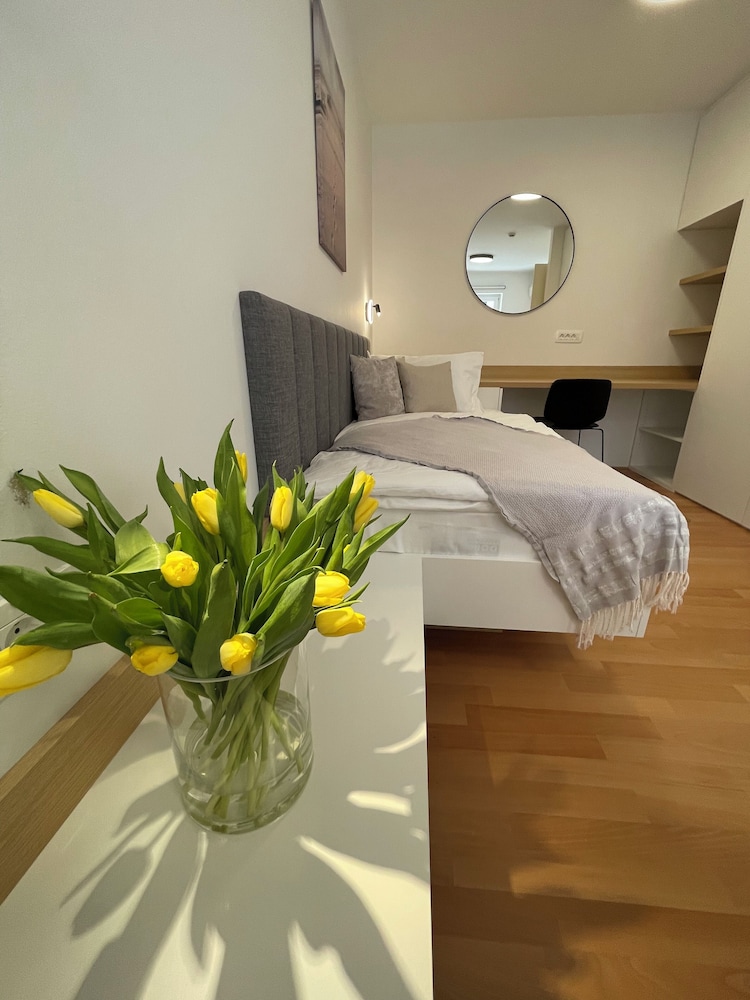 Premium Levant 210 Marina Apartment view 5