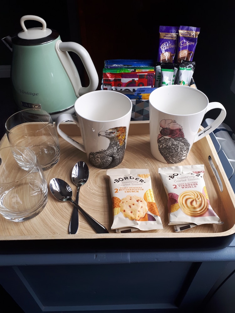 Devizes Vacations - The Green Parrot - Property Image 1