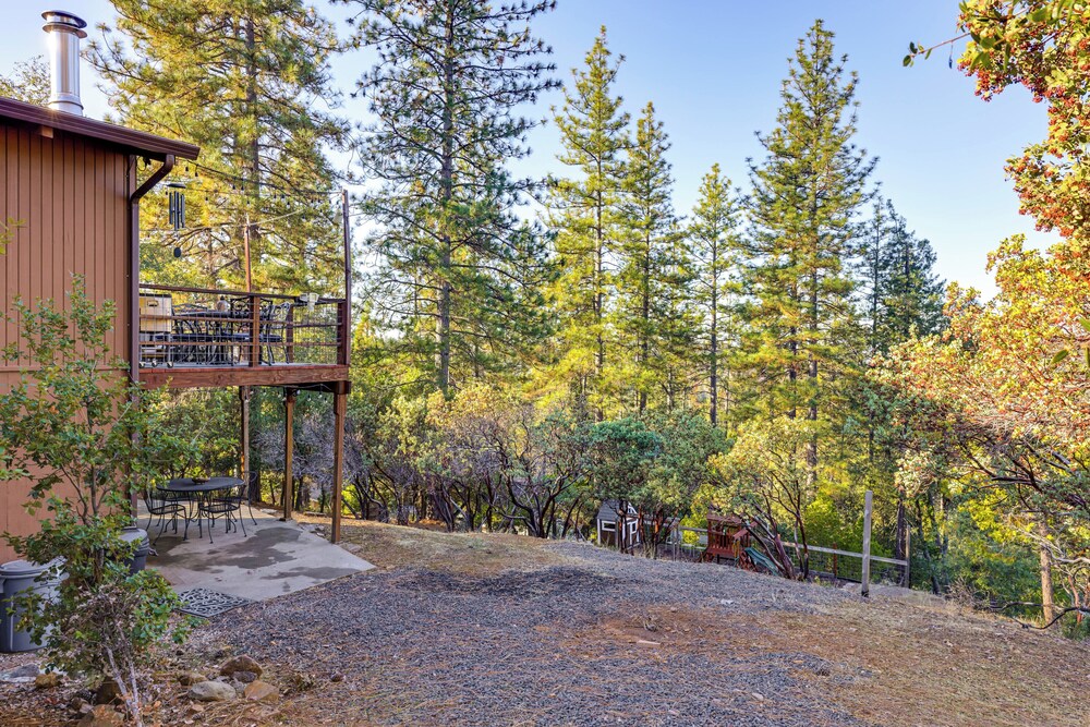 Lake Access, Fire Pit: Scenic Groveland Cottage!