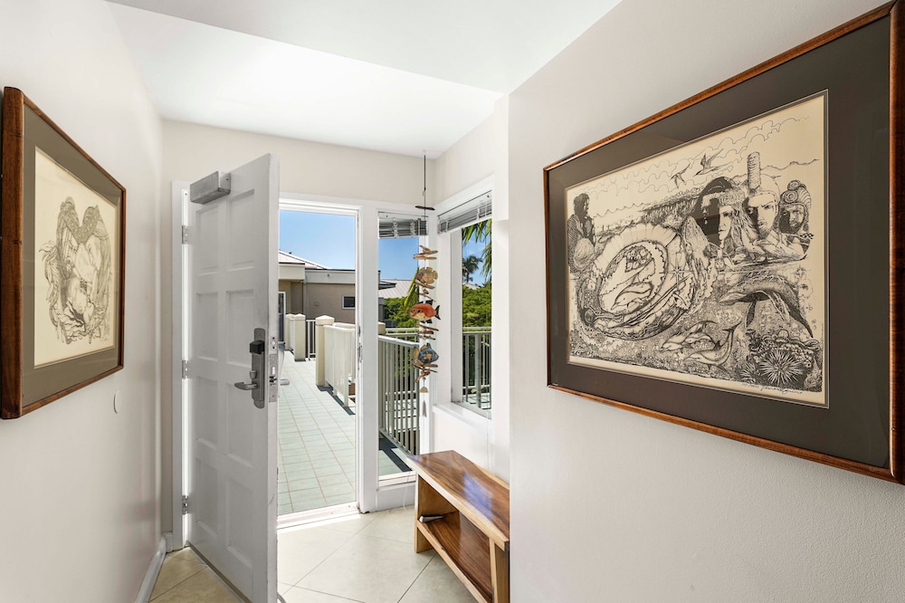 Top Floor Rental - Ocean Views - Vrkcv