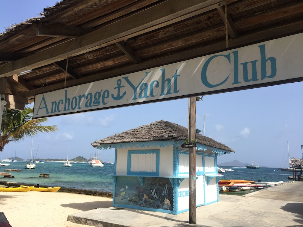 Anchorage Yacht Club Hotel