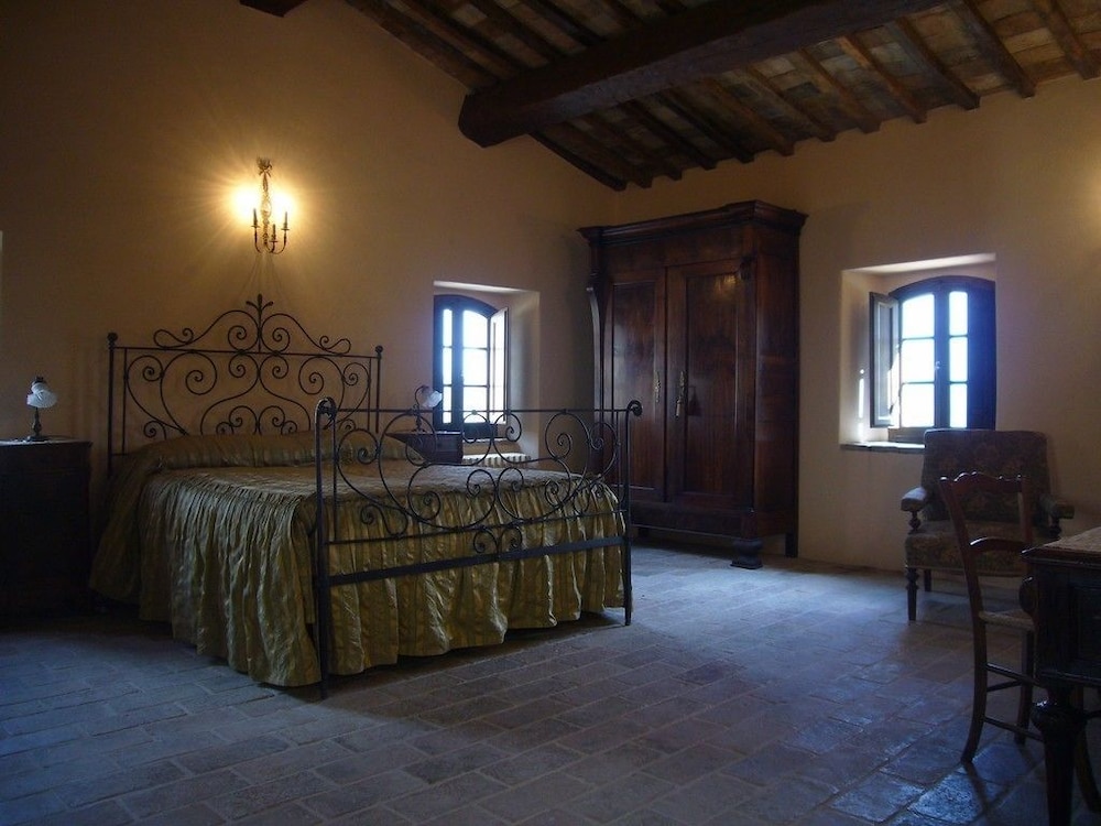Borgo Storico Cisterna