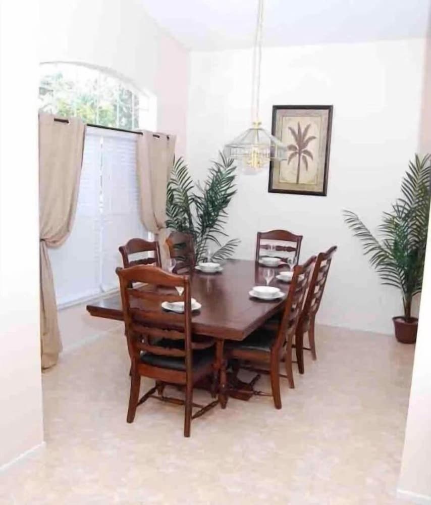 Bailey Villa 4 Bedroom Home